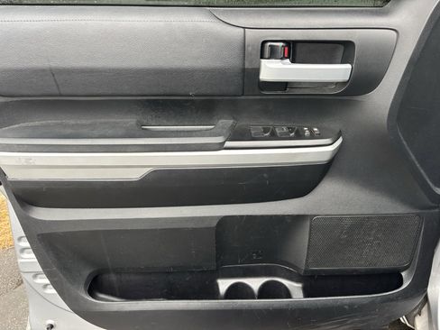 Used 2017 Toyota Tundra SR5 w/ SR5 Upgrade Package image 6