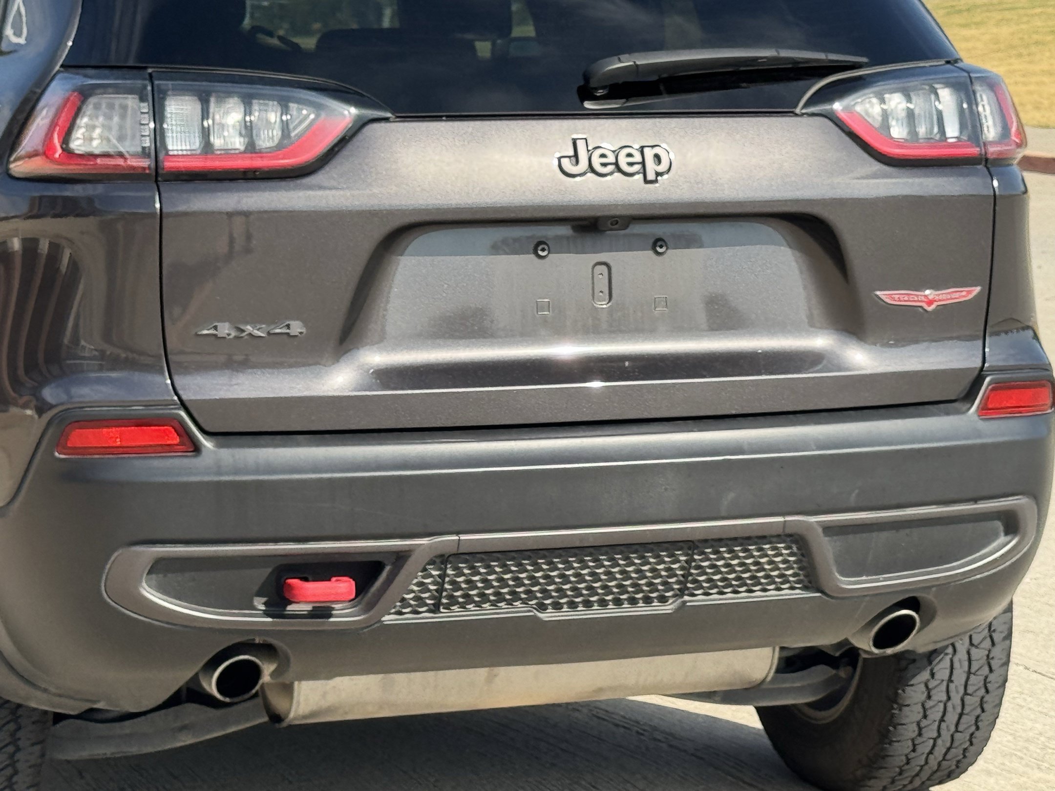 Used 2022 Jeep Cherokee Trailhawk w/ Technology Group B AWD/4WD image 8