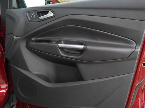 Used 2017 Ford Escape SE w/ SE Cold Weather Package FWD image 9