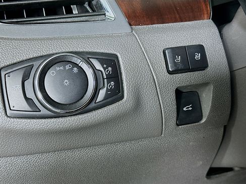 Used 2014 Ford Edge Limited w/ Equipment Group 301A AWD/4WD image 16