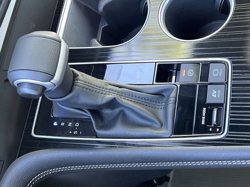 Used 2025 Toyota Sienna XSE w/ XSE Plus Package FWD image 31