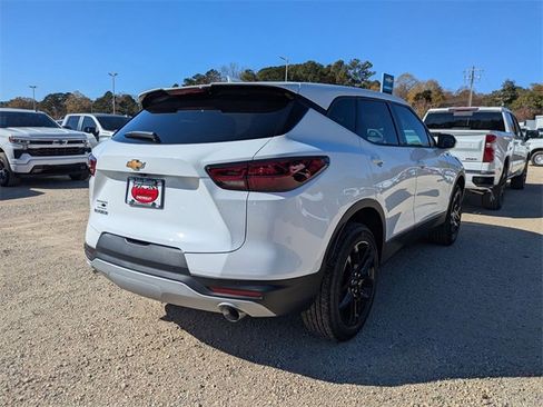 New 2026 Chevrolet Blazer LT image 2