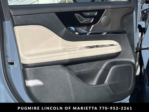 New 2026 Lincoln Corsair Reserve w/ Rear Removable Package Tray image 10