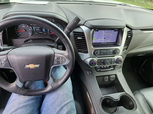 Used 2017 Chevrolet Suburban LT AWD/4WD image 4