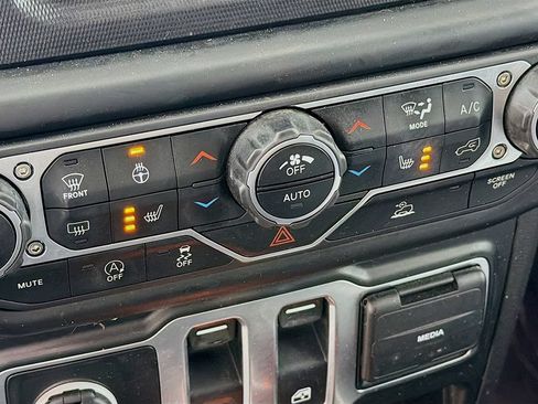 Used 2023 Jeep Wrangler Sport AWD/4WD image 32