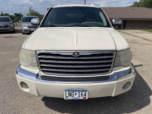 Used 2008 Chrysler Aspen Limited AWD/4WD image 4