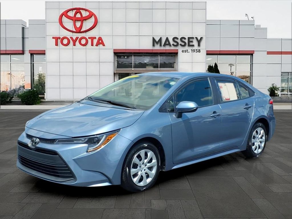 Used 2025 Toyota Corolla LE FWD image 7