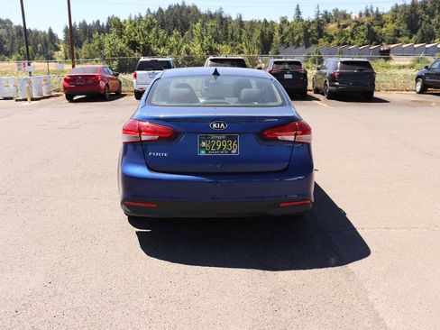 Used 2017 Kia Forte LX w/ LX Popular Package FWD image 6