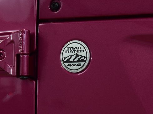 Used 2024 Jeep Wrangler Sahara w/ Technology Group image 17