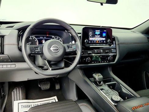 Used 2025 Nissan Pathfinder Rock Creek AWD/4WD image 11