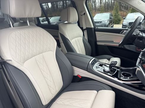 Used 2026 BMW ALPINA XB7 ALPINA XB7 image 16