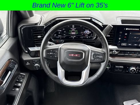 Used 2025 GMC Sierra 1500 SLT AWD/4WD image 19