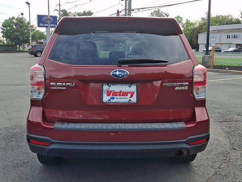 Used 2017 Subaru Forester 2.5i Premium w/ All-Weather Package AWD/4WD image 5