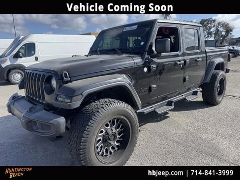 Used 2021 Jeep Gladiator Sport AWD/4WD image 1