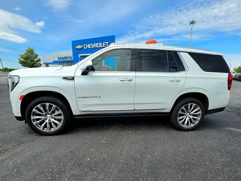 Used 2021 GMC Yukon Denali w/ Denali Premium Package AWD/4WD image 3