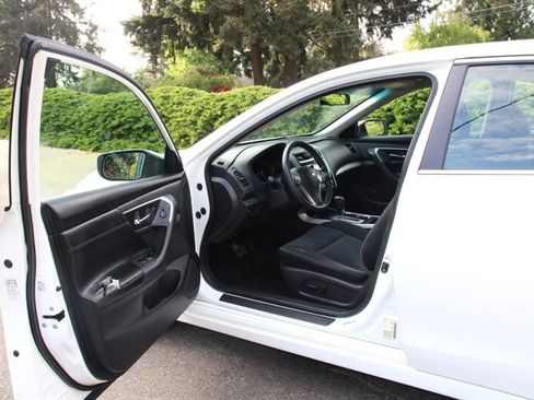 Used 2015 Nissan Altima 2.5 S w/ Power Driver Seat Package FWD image 5