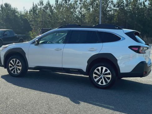 Used 2025 Subaru Outback Premium AWD/4WD image 6