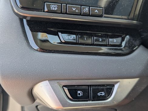 Used 2023 Lexus RX 350 Premium w/ Accessory Package AWD/4WD image 20