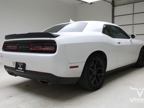 Used 2019 Dodge Challenger GT w/ Plus Package RWD image 4