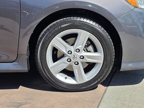 Used 2014 Toyota Camry SE FWD image 13