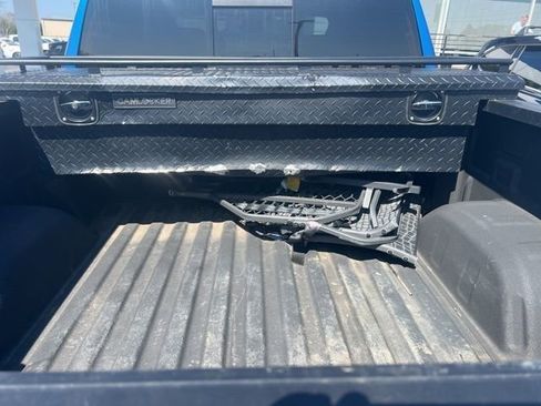 Used 2023 GMC Sierra 1500 AT4X image 9