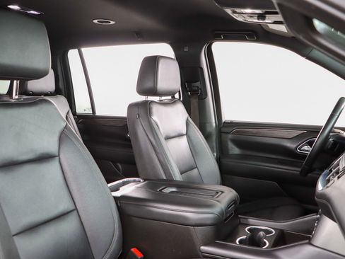 Used 2023 Chevrolet Suburban LT image 30