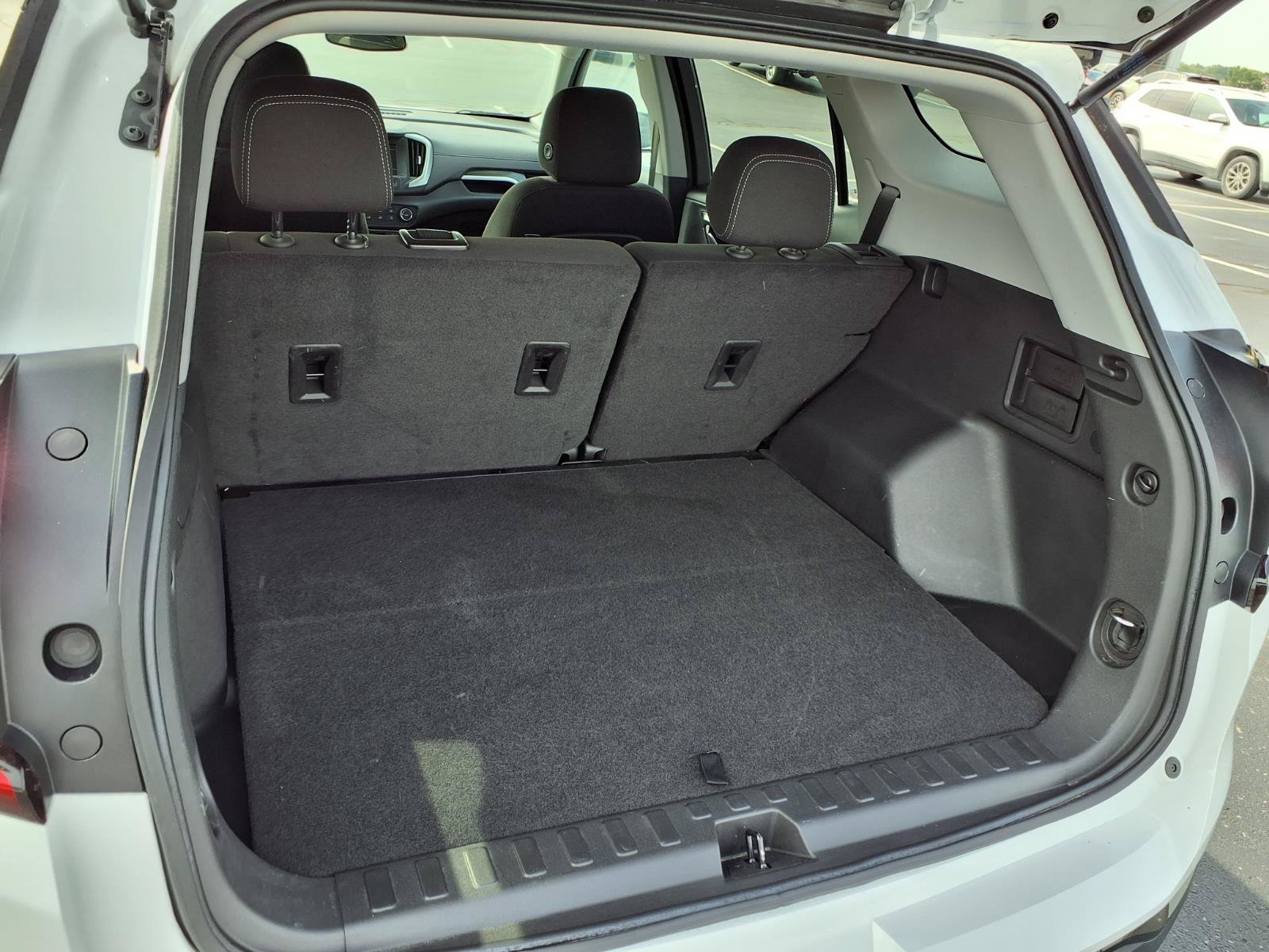 Used 2022 GMC Terrain SLE w/ Elevation Edition FWD image 24