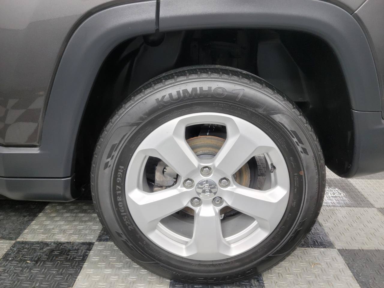 Used 2018 Jeep Compass Latitude w/ Popular Equipment Group AWD/4WD image 25