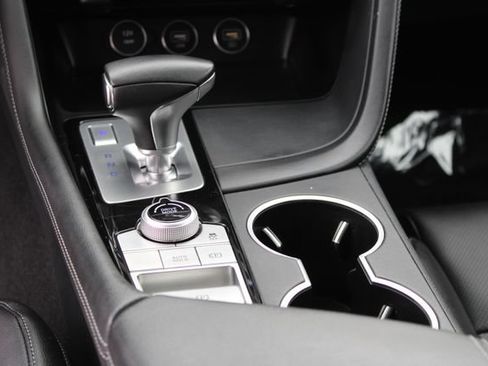 Used 2022 Genesis G70 2.0T RWD image 15