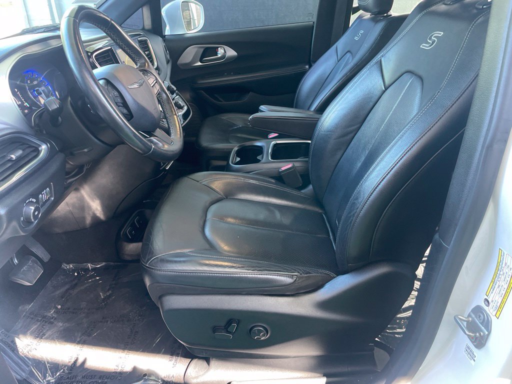 Used 2019 Chrysler Pacifica Touring-L Plus w/ S Appearance Package FWD image 33