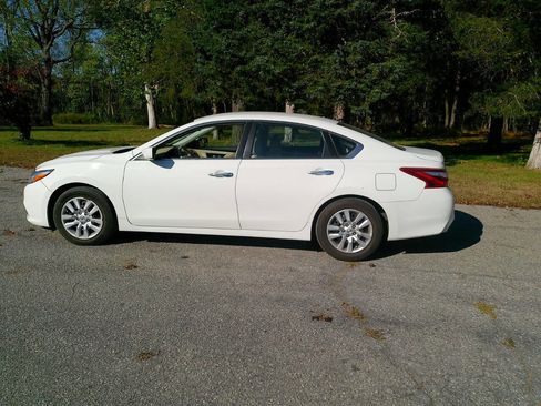 Used 2017 Nissan Altima 2.5 S w/ Power Driver Seat Package image 7