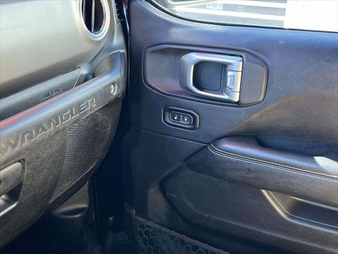 Used 2018 Jeep Wrangler Unlimited Rubicon image 31