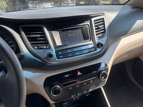 Used 2017 Hyundai Tucson SE w/ SE Popular Package 02 AWD/4WD image 15