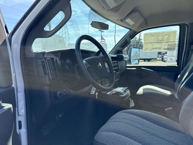 New 2025 Chevrolet Express 4500 w/ Power Convenience Package RWD image 12
