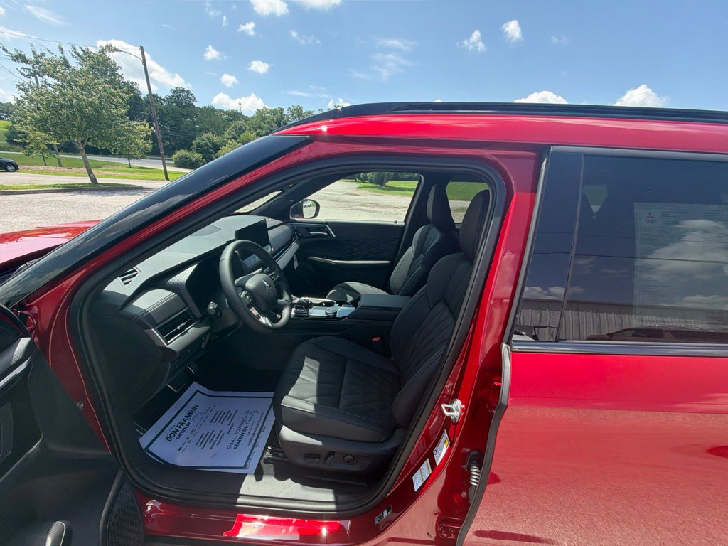 New 2026 Mitsubishi Outlander SEL Black Edition FWD image 5