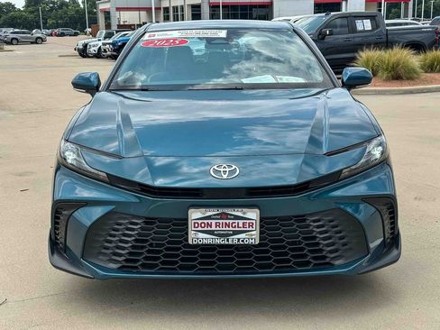 Certified 2025 Toyota Camry SE FWD image 8