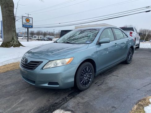 Used 2009 Toyota Camry LE image 4