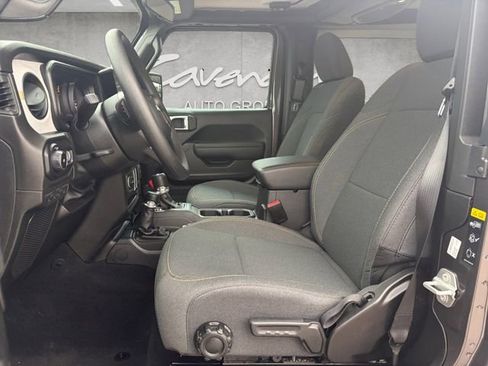 Used 2025 Jeep Wrangler Sport AWD/4WD image 19