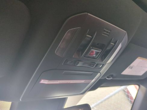 Used 2021 Toyota Highlander XSE FWD image 26