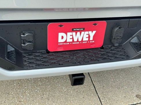New 2026 RAM 1500 Laramie AWD/4WD image 38