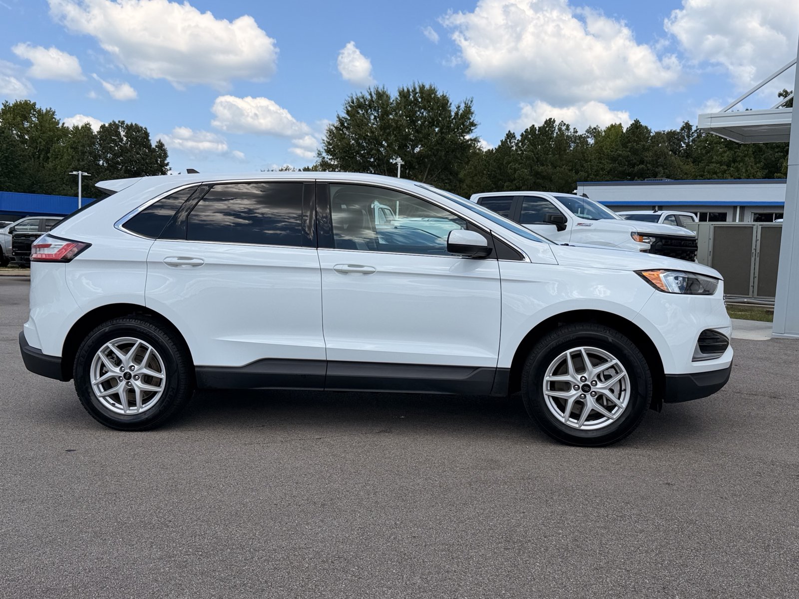 Used 2023 Ford Edge SEL AWD/4WD image 14