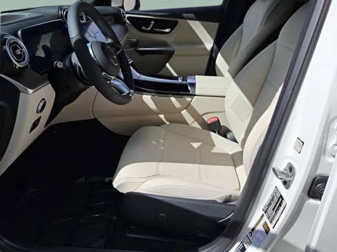 New 2026 Mercedes-Benz GLC 300 image 9