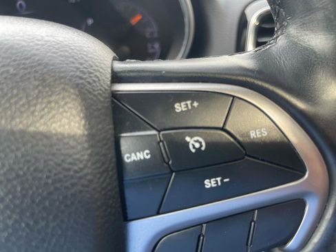 Used 2021 Jeep Grand Cherokee Laredo X AWD/4WD image 25