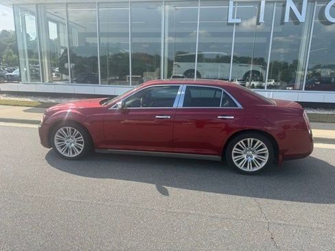 Used 2012 Chrysler 300 C w/ Beats Audio Group RWD image 9