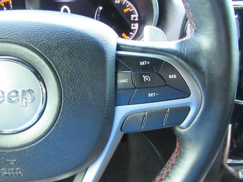 Used 2019 Jeep Grand Cherokee Trailhawk w/ Trailhawk Luxury Group AWD/4WD image 26