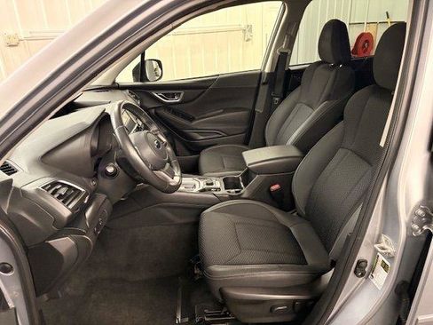 Used 2021 Subaru Forester Premium image 5