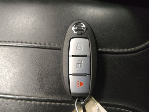 Used 2020 Nissan Rogue Sport SV FWD image 32