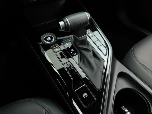 Certified 2025 Kia Niro EX FWD image 26