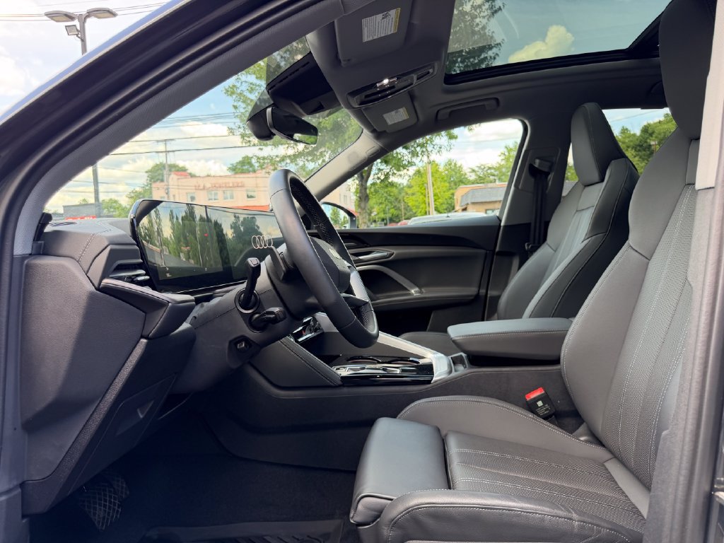 Used 2025 Audi Q5 Premium Plus w/ Premium Plus AWD/4WD image 18