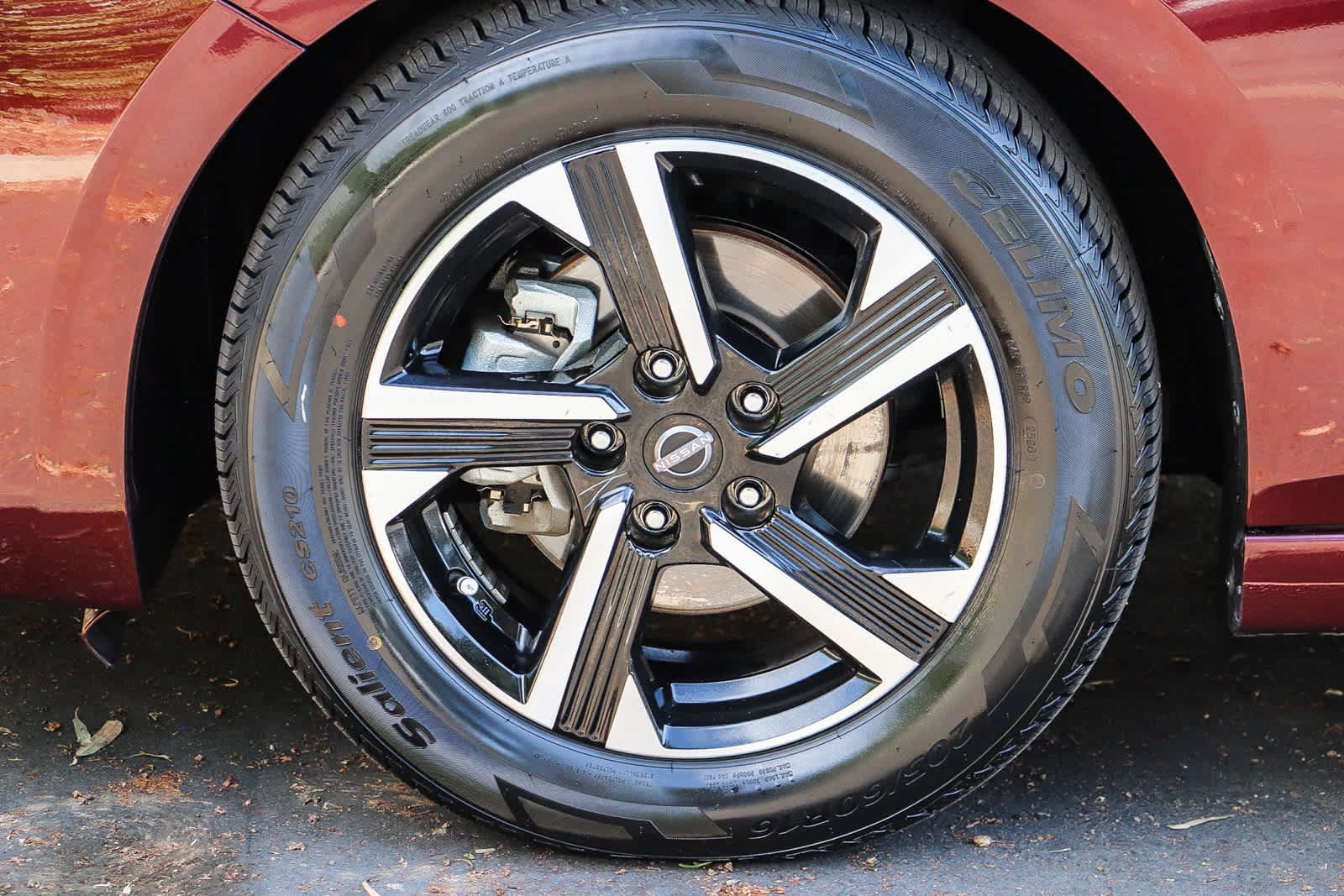 Used 2024 Nissan Sentra SV FWD image 11